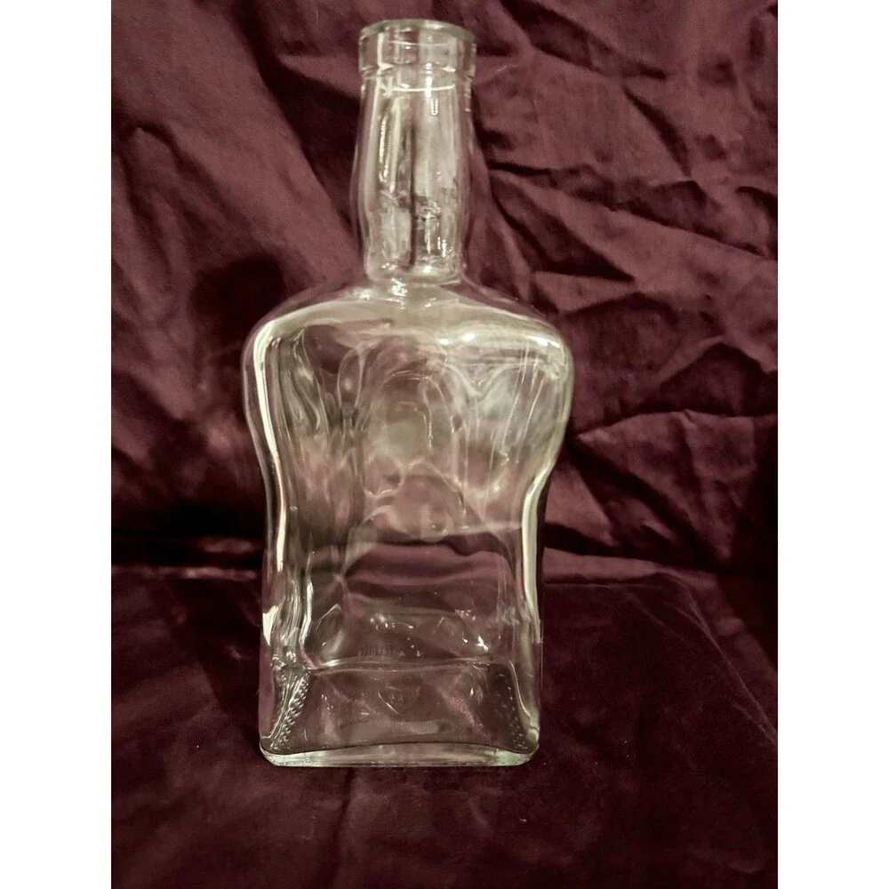 EMPTY Berlin Packaging liquor/liqueur bottle clear glass decanter 9.5”